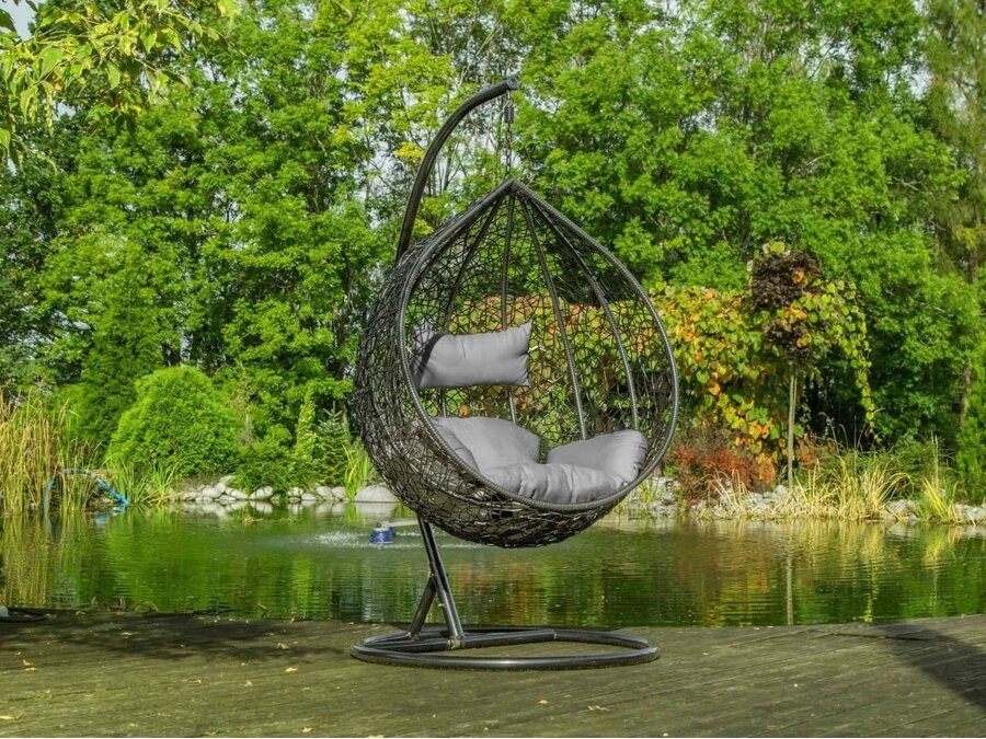 METALNA VISEĆA STOLICA PRODEO