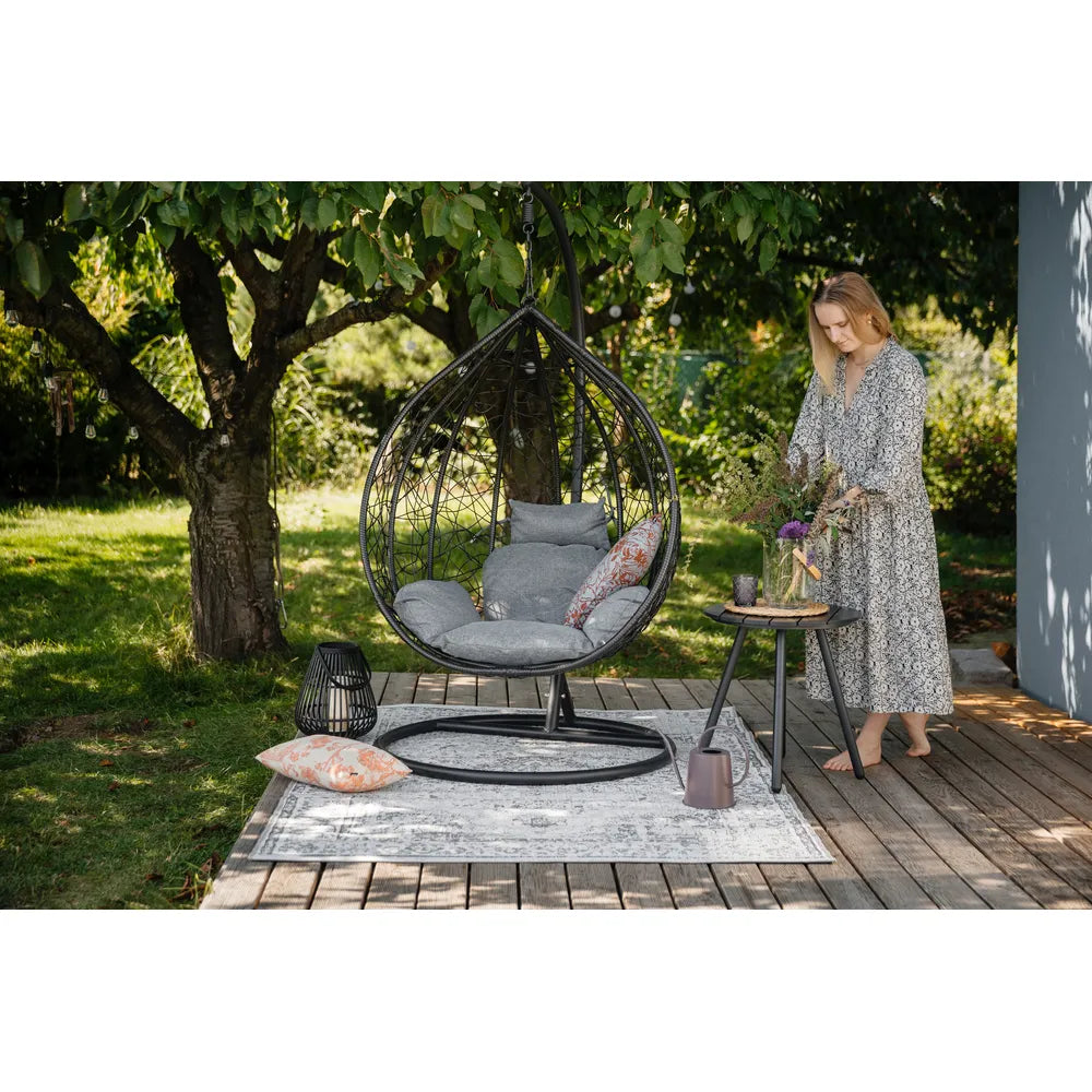 METALNA VISEĆA STOLICA PRODEO