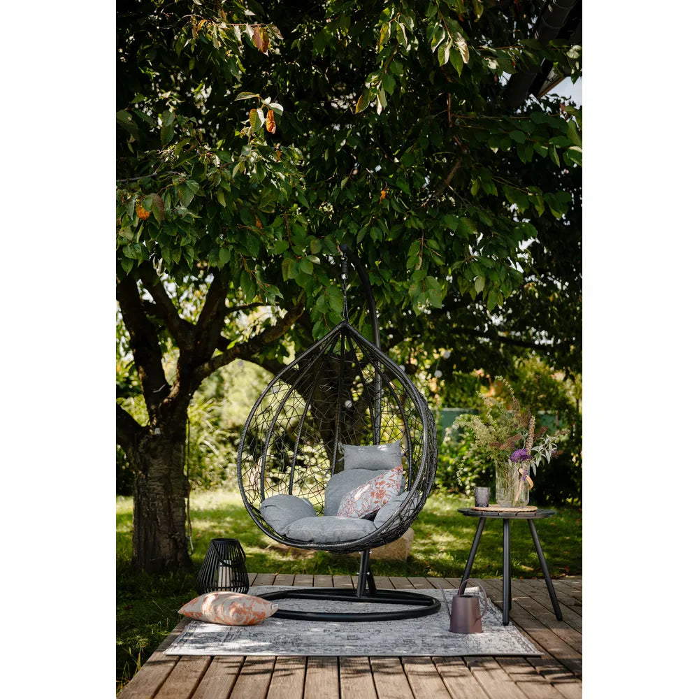 METALNA VISEĆA STOLICA PRODEO