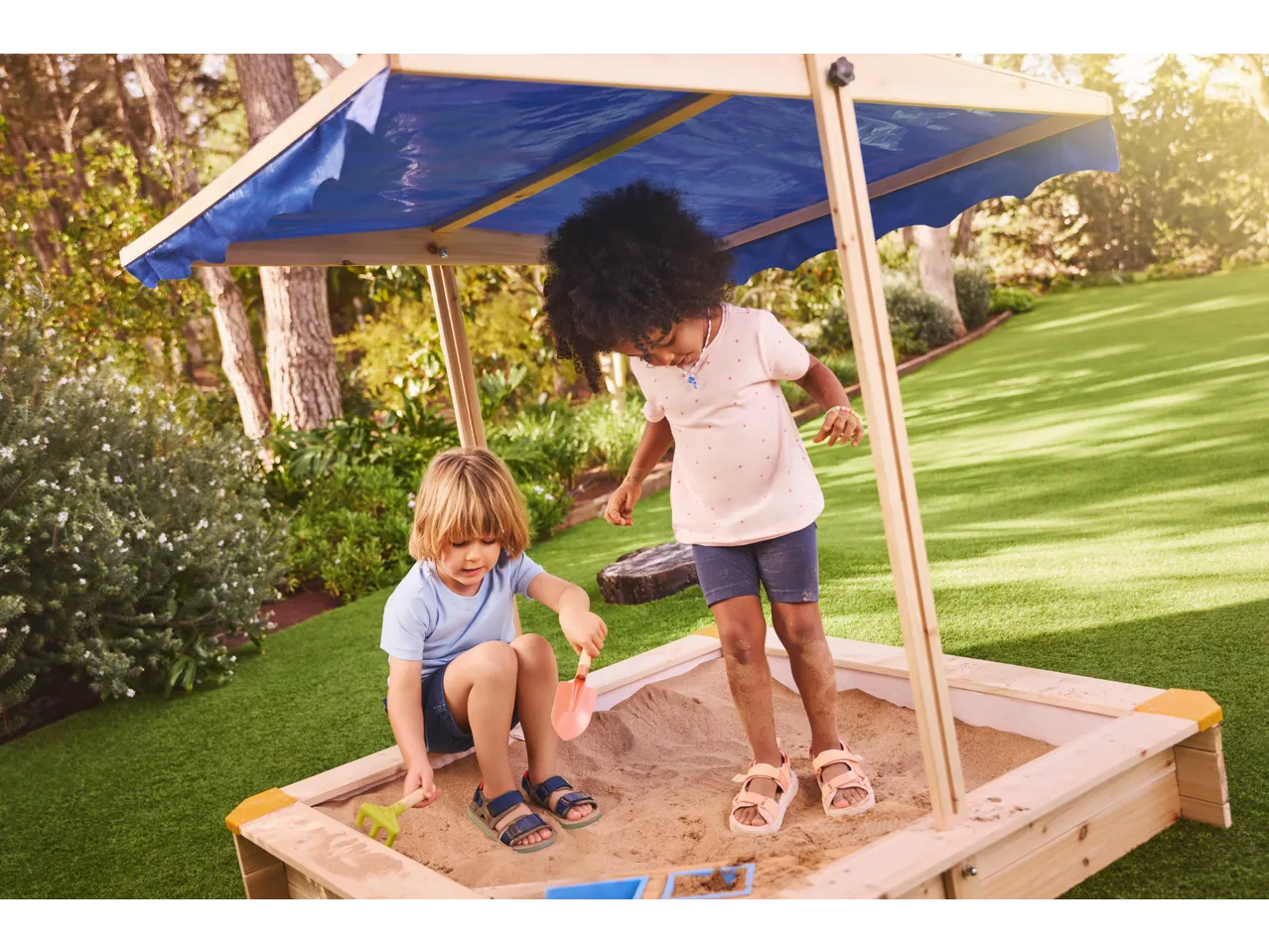 Pješčanik s krovom