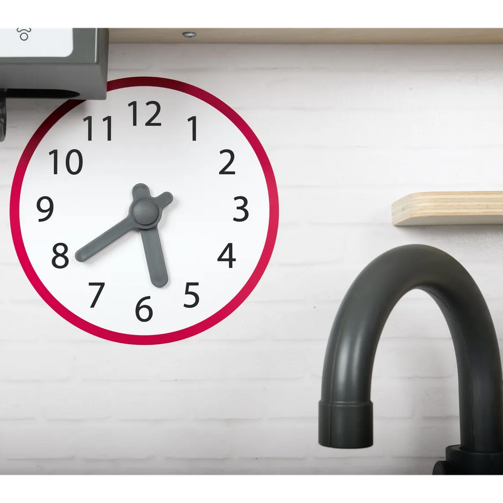 DJEČJA DRVENA KUHINJA S PRIBOROM