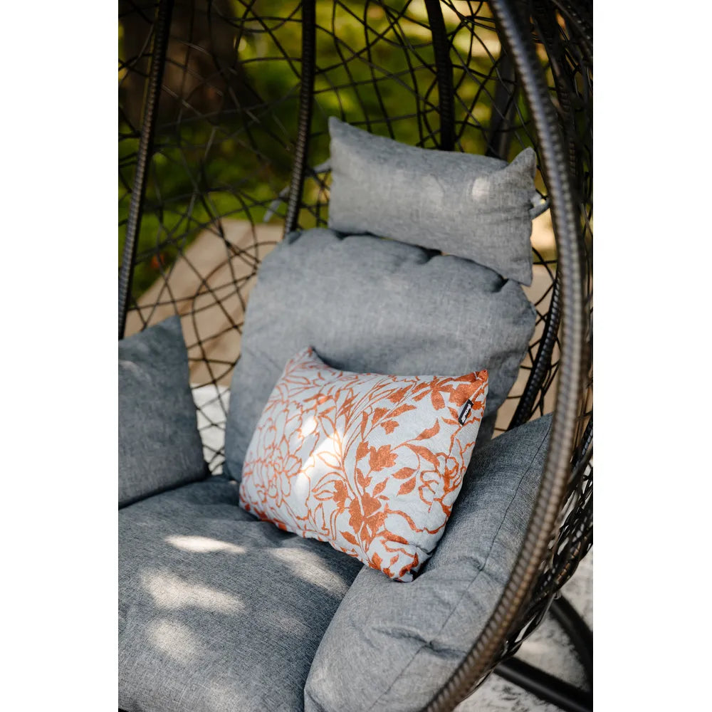 METALNA VISEĆA STOLICA PRODEO