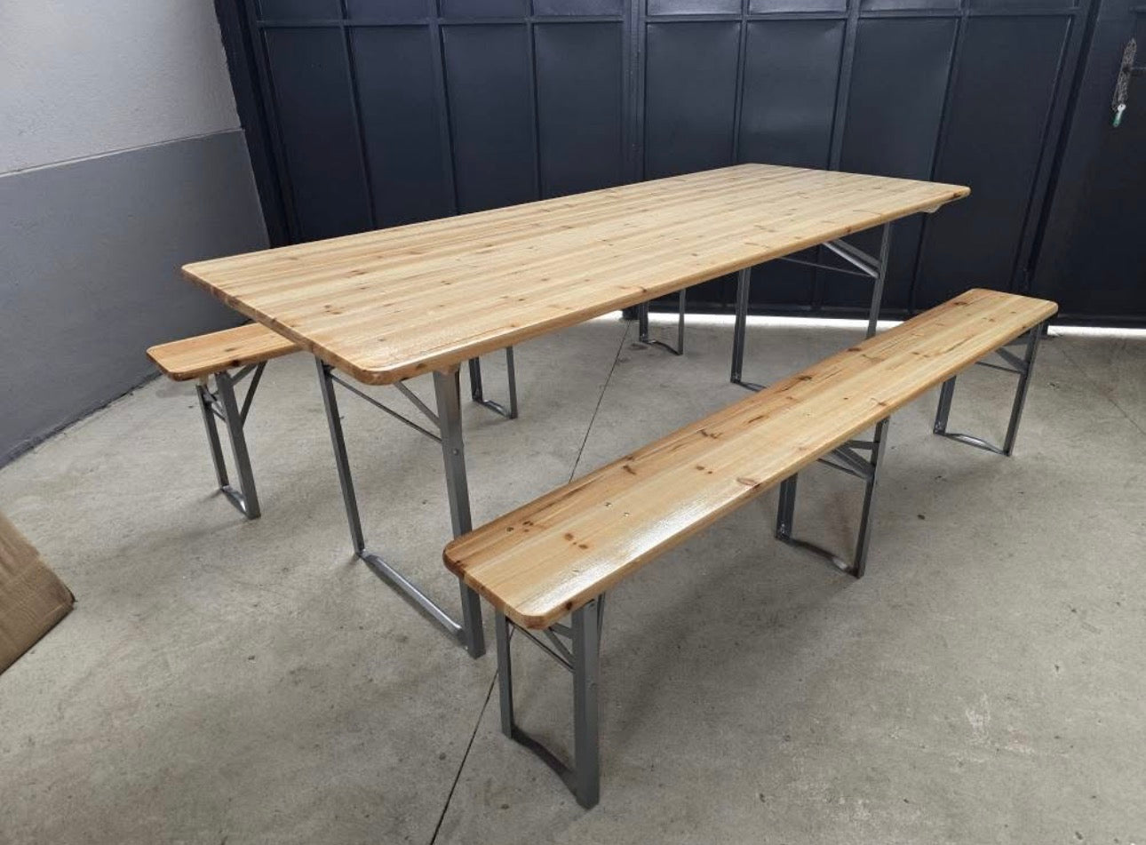 Drvena vrtna garnitura Pivska 200x80 cm + 2 klupe