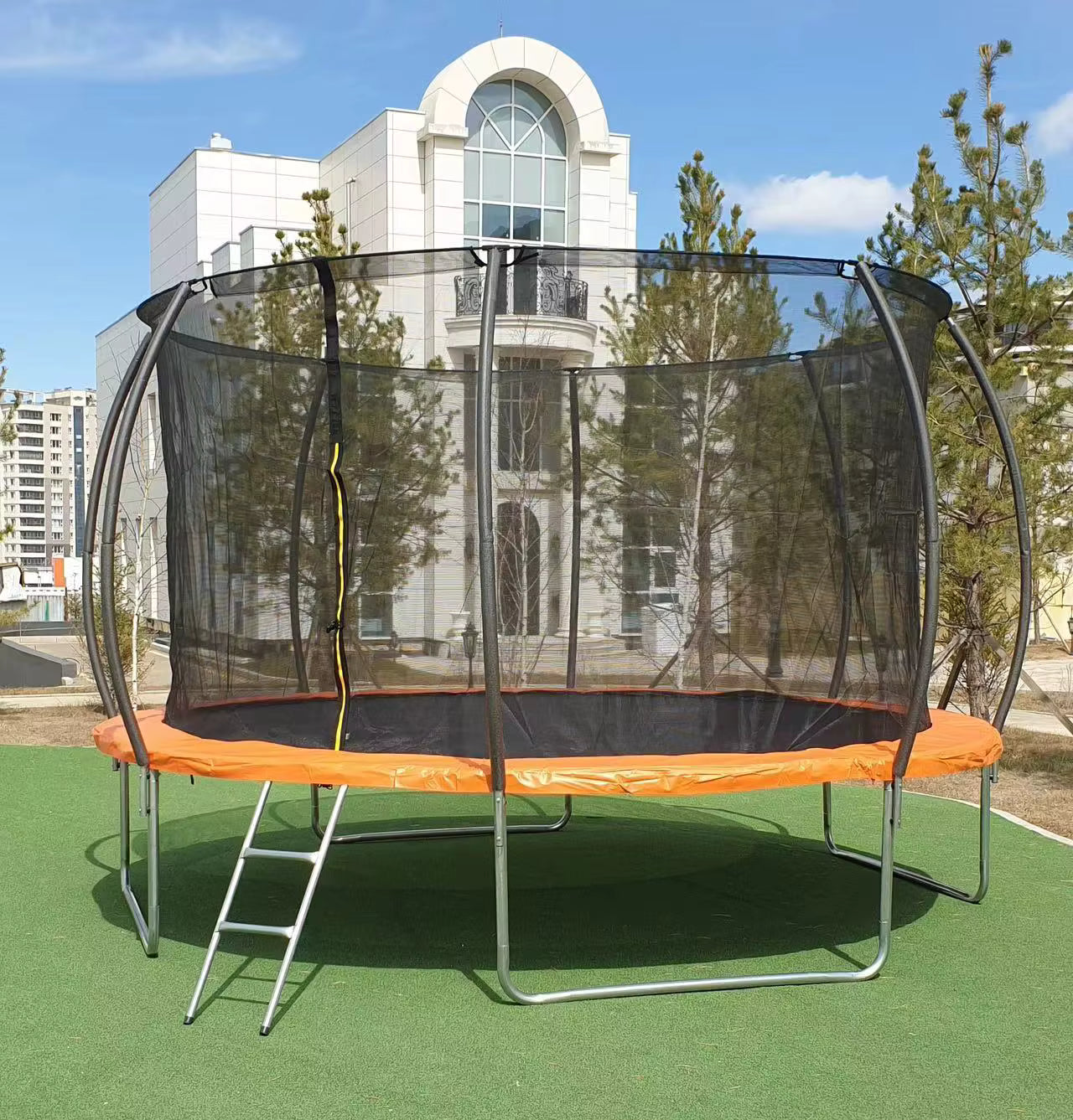 TRAMPOLIN S ZAŠTITNOM MREŽOM 3,25m I LJESTVAMA